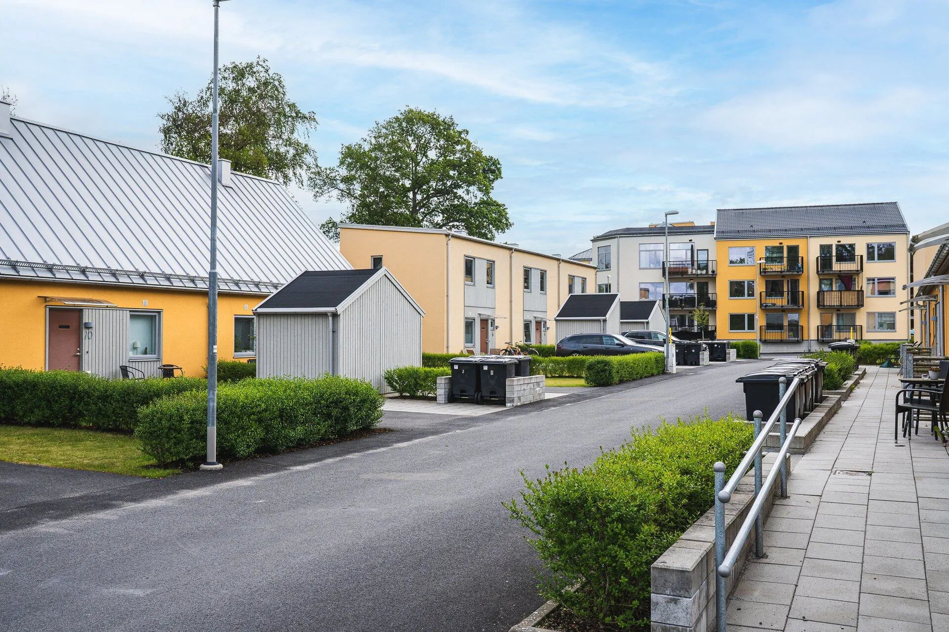 Bostadsområde med radhus och flerbostadshus i Hässleholm