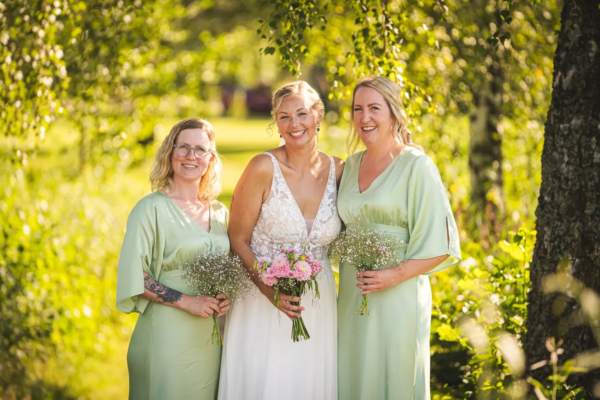 Bruden tillsammans med sina tärnor vid Immeln
