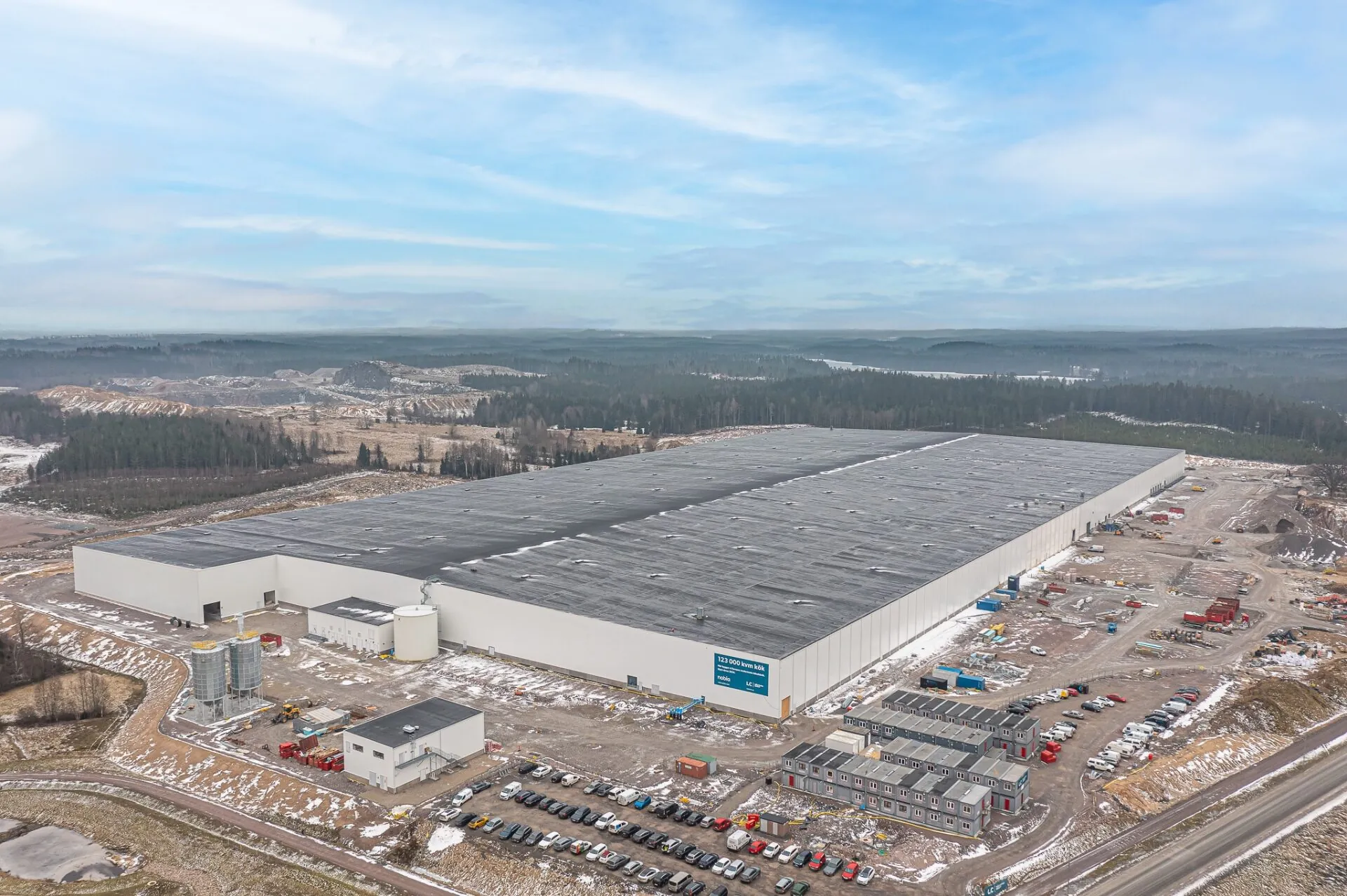 Flygfoto över Nobias storskaliga köksfabrik i Jönköping under uppförande